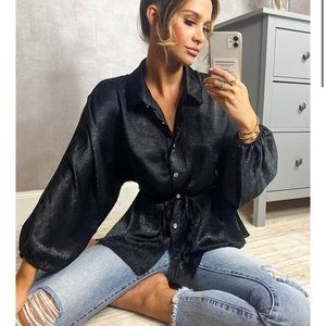 ✨Boohoo Hammered Satin Ruched Waist Blouse
